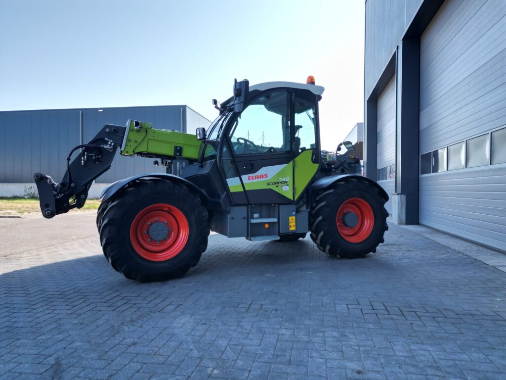 Scorpion 742 full option